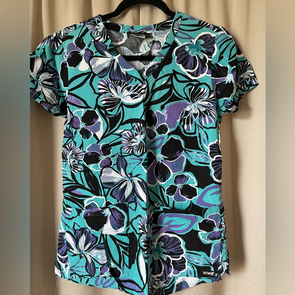Greys Anatomy Floral Scrub Top